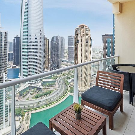 Modern & Spacious 2-Bed Condo With Panoramic Lake Views, Dual Balconies, Steps From Dubai Jlt Metro By "La Buena Vida Holiday Homes" Luaran gambar