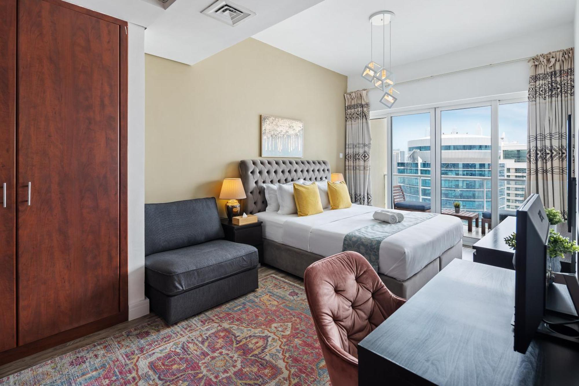 Modern & Spacious 2-Bed Condo With Panoramic Lake Views, Dual Balconies, Steps From Dubai Jlt Metro By "La Buena Vida Holiday Homes" Luaran gambar