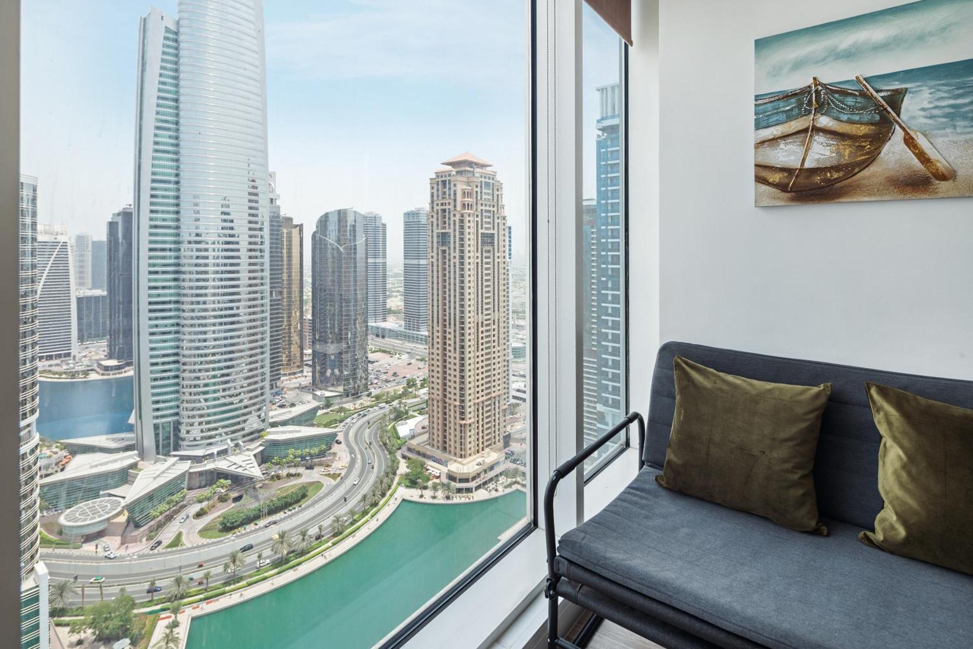 Modern & Spacious 2-Bed Condo With Panoramic Lake Views, Dual Balconies, Steps From Dubai Jlt Metro By "La Buena Vida Holiday Homes" Luaran gambar