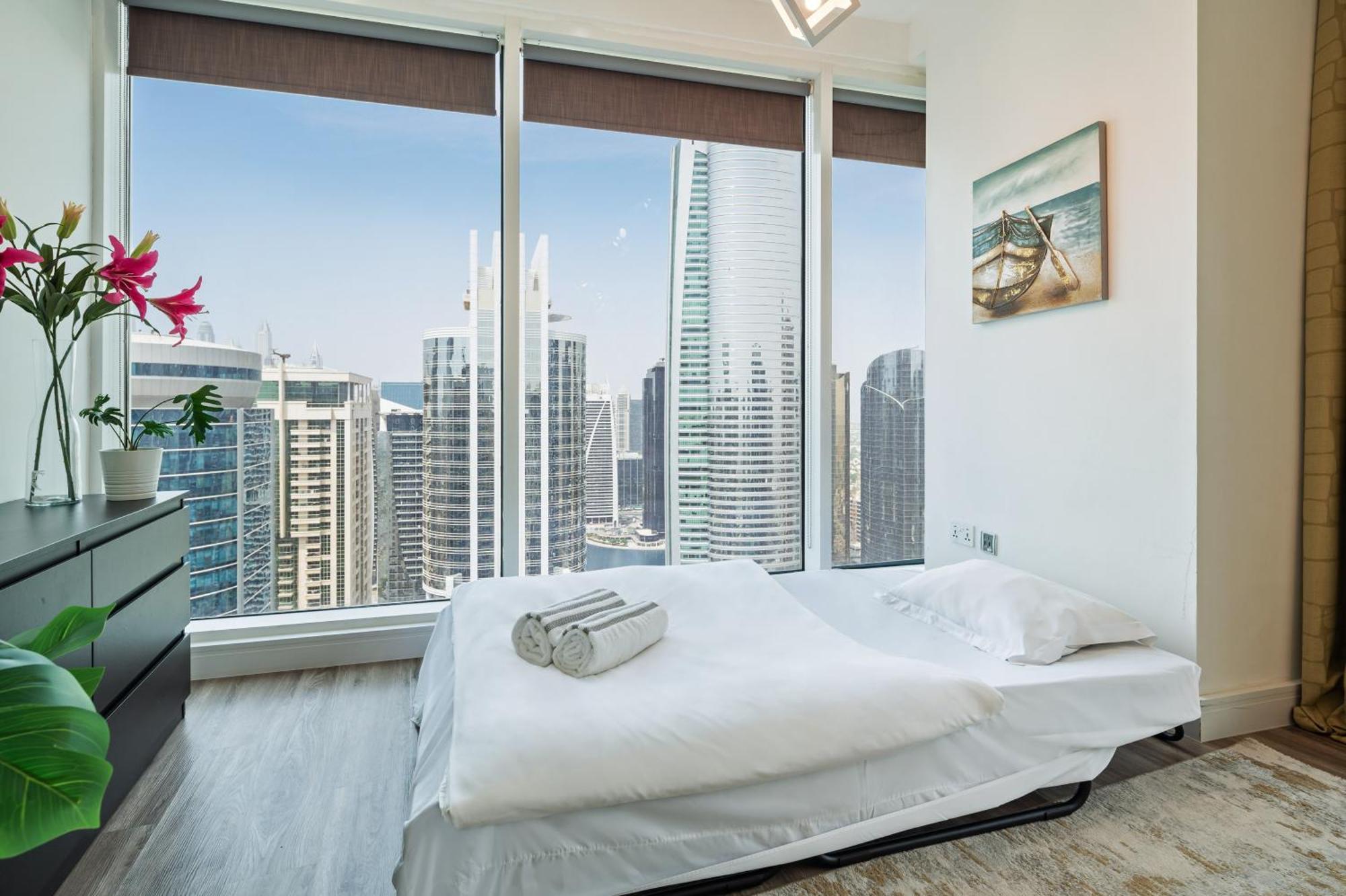 Modern & Spacious 2-Bed Condo With Panoramic Lake Views, Dual Balconies, Steps From Dubai Jlt Metro By "La Buena Vida Holiday Homes" Luaran gambar