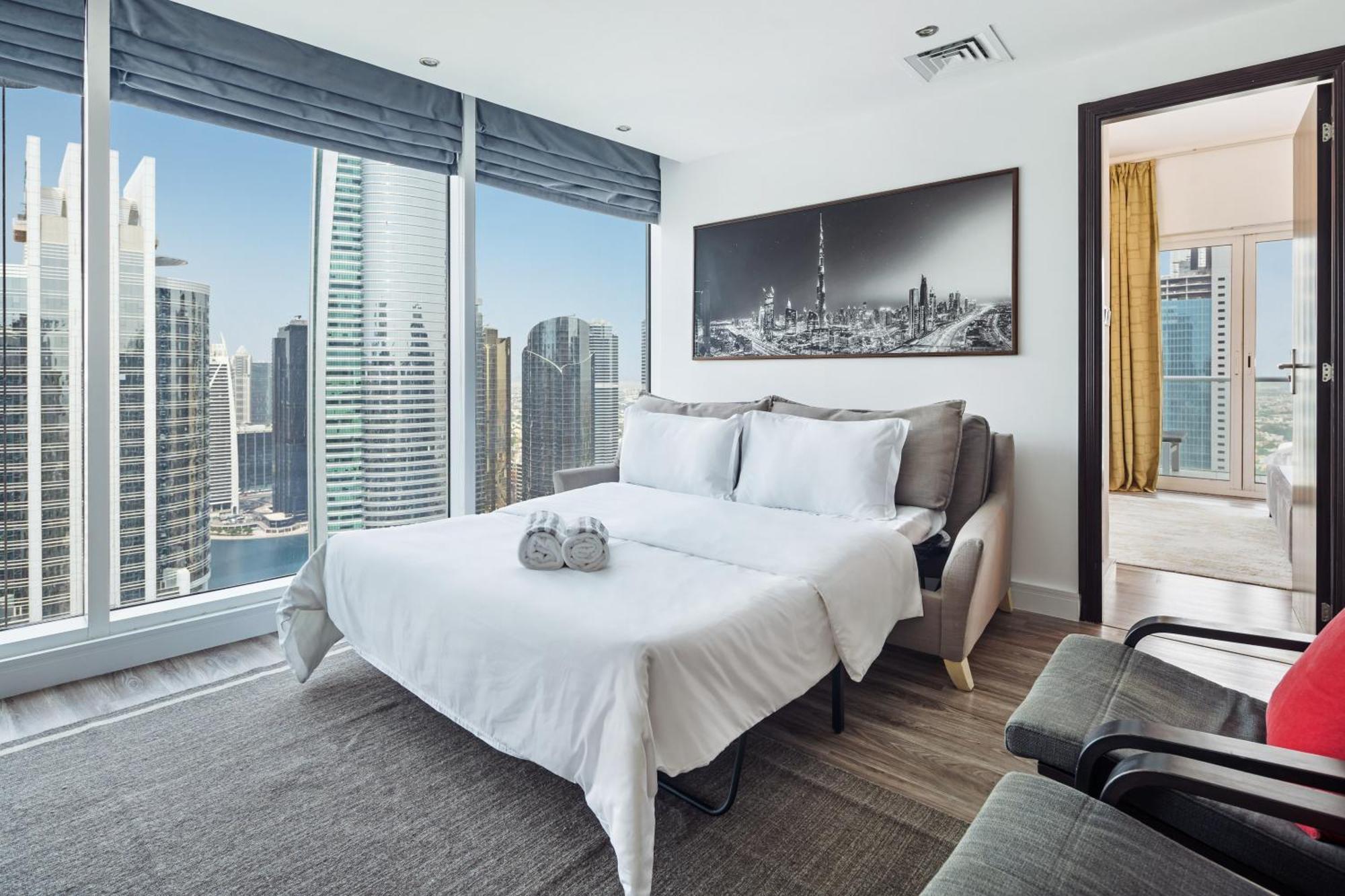 Modern & Spacious 2-Bed Condo With Panoramic Lake Views, Dual Balconies, Steps From Dubai Jlt Metro By "La Buena Vida Holiday Homes" Luaran gambar