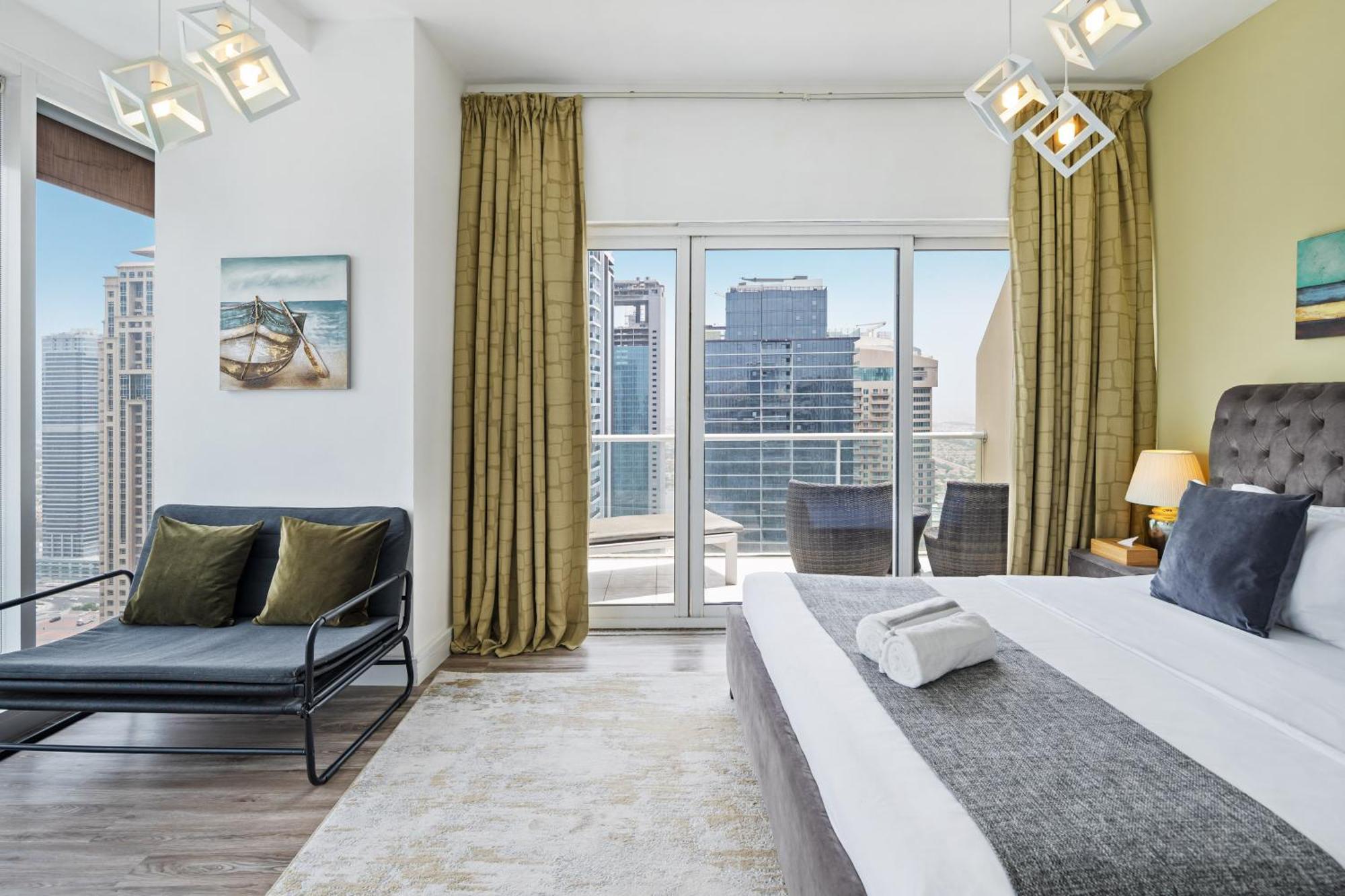 Modern & Spacious 2-Bed Condo With Panoramic Lake Views, Dual Balconies, Steps From Dubai Jlt Metro By "La Buena Vida Holiday Homes" Luaran gambar