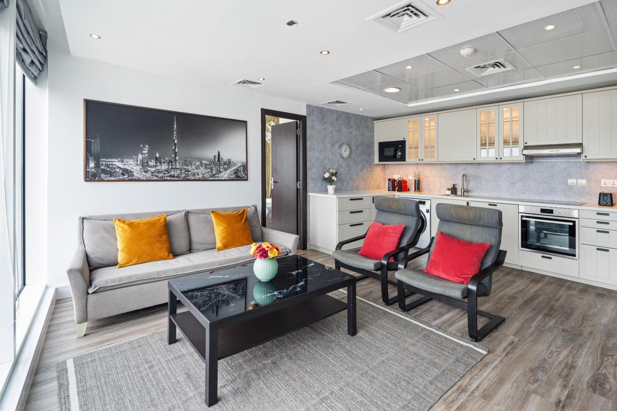 Modern & Spacious 2-Bed Condo With Panoramic Lake Views, Dual Balconies, Steps From Dubai Jlt Metro By "La Buena Vida Holiday Homes" Luaran gambar