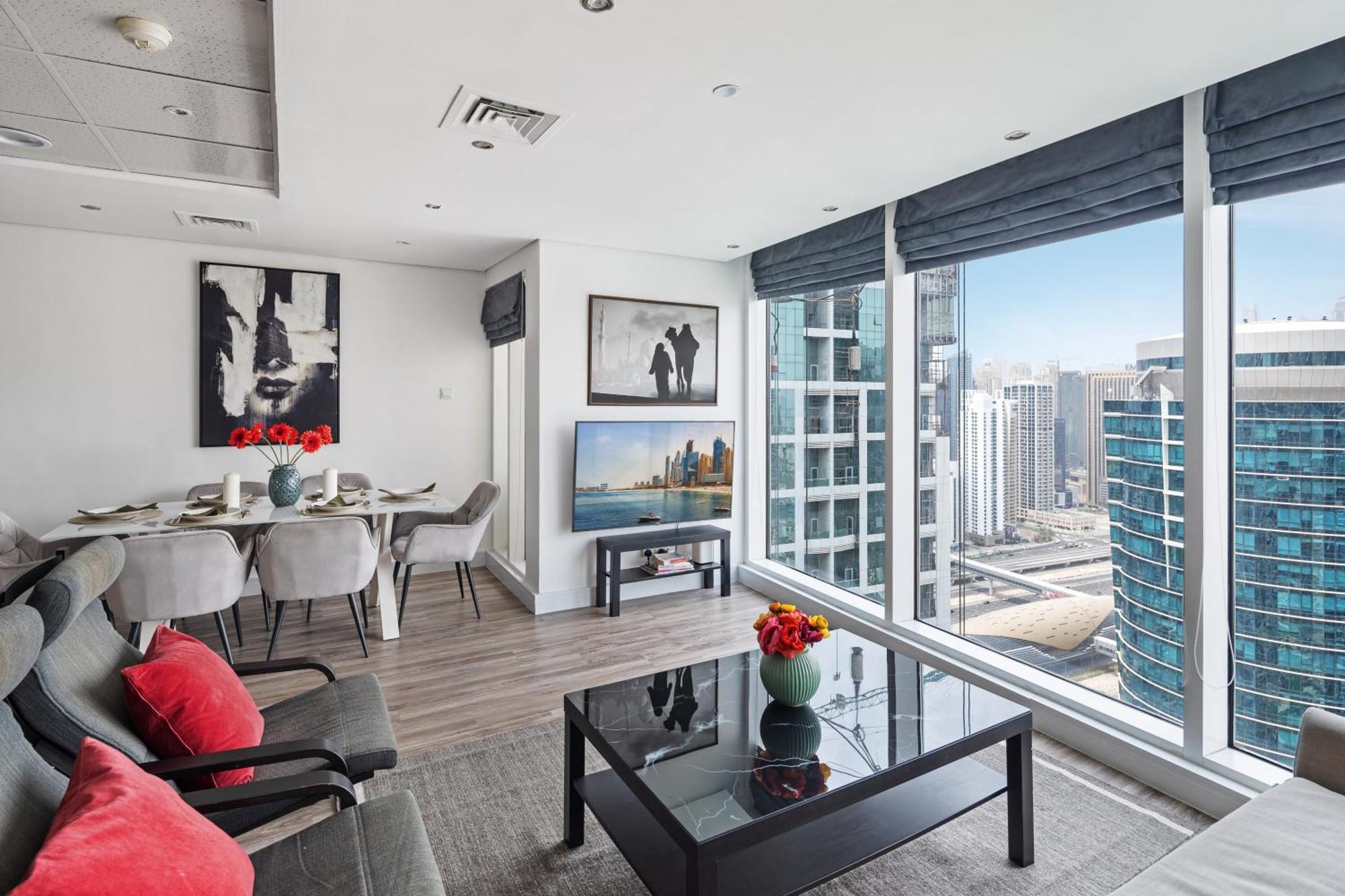 Modern & Spacious 2-Bed Condo With Panoramic Lake Views, Dual Balconies, Steps From Dubai Jlt Metro By "La Buena Vida Holiday Homes" Luaran gambar