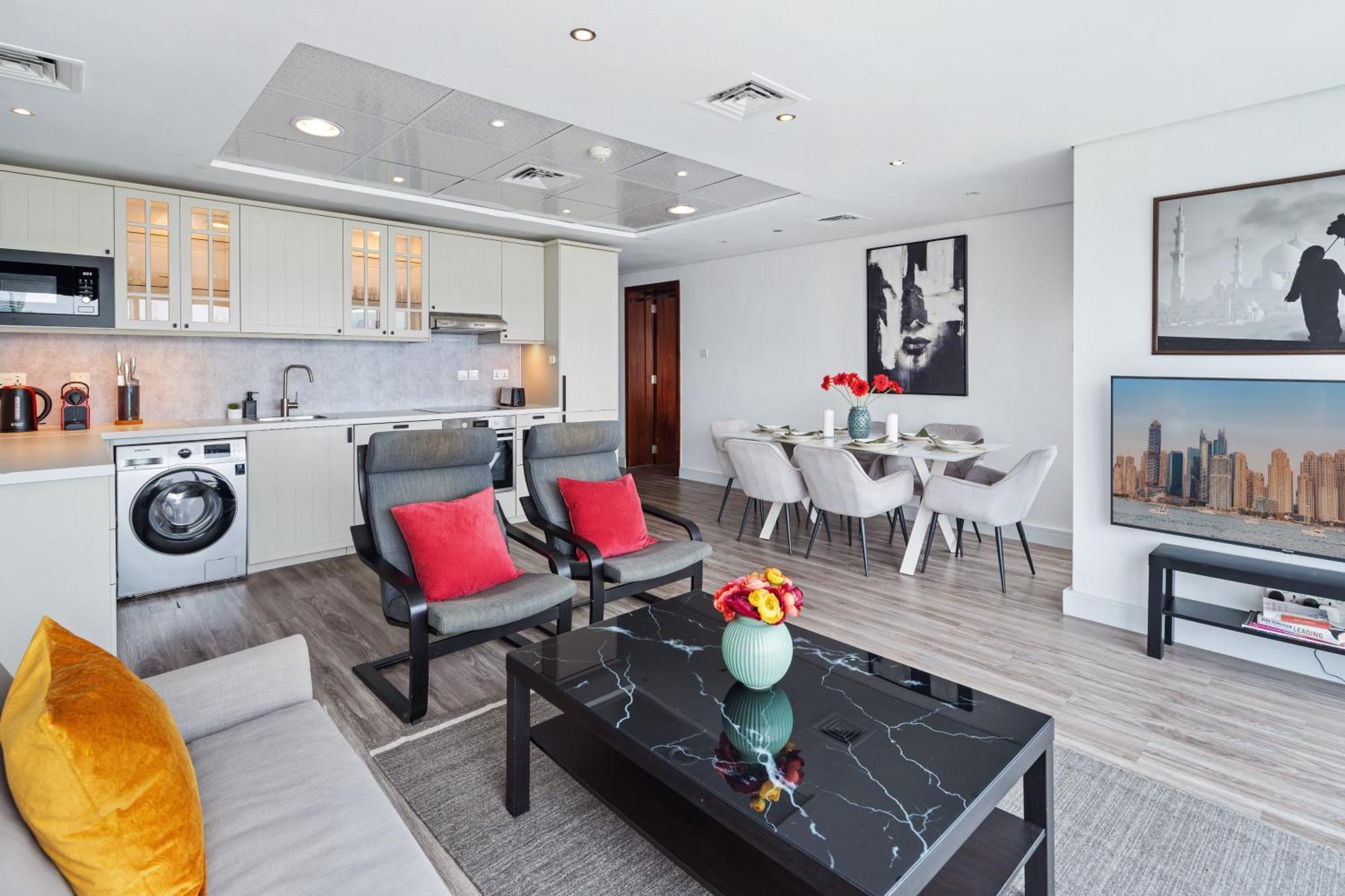 Modern & Spacious 2-Bed Condo With Panoramic Lake Views, Dual Balconies, Steps From Dubai Jlt Metro By "La Buena Vida Holiday Homes" Luaran gambar