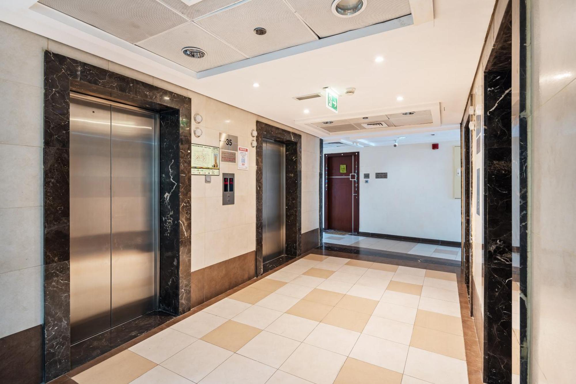 Modern & Spacious 2-Bed Condo With Panoramic Lake Views, Dual Balconies, Steps From Dubai Jlt Metro By "La Buena Vida Holiday Homes" Luaran gambar