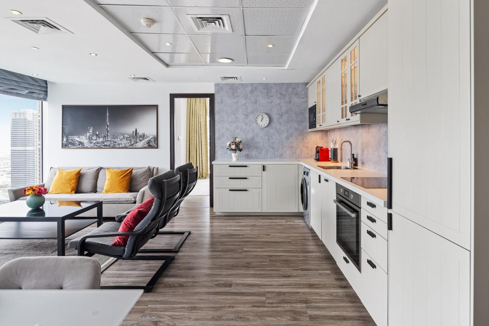 Modern & Spacious 2-Bed Condo With Panoramic Lake Views, Dual Balconies, Steps From Dubai Jlt Metro By "La Buena Vida Holiday Homes" Luaran gambar