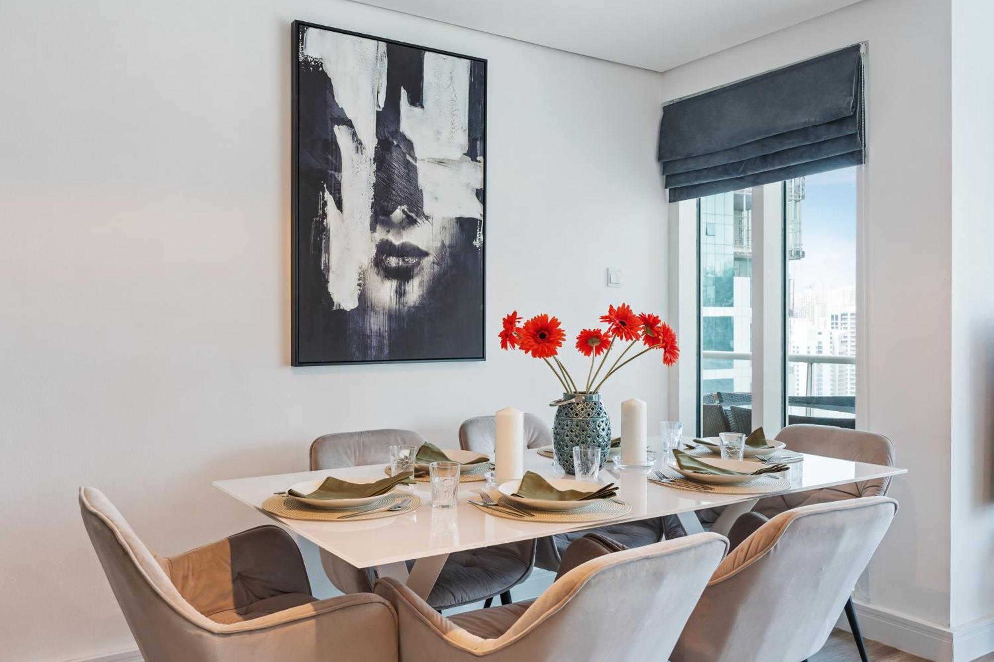 Modern & Spacious 2-Bed Condo With Panoramic Lake Views, Dual Balconies, Steps From Dubai Jlt Metro By "La Buena Vida Holiday Homes" Luaran gambar