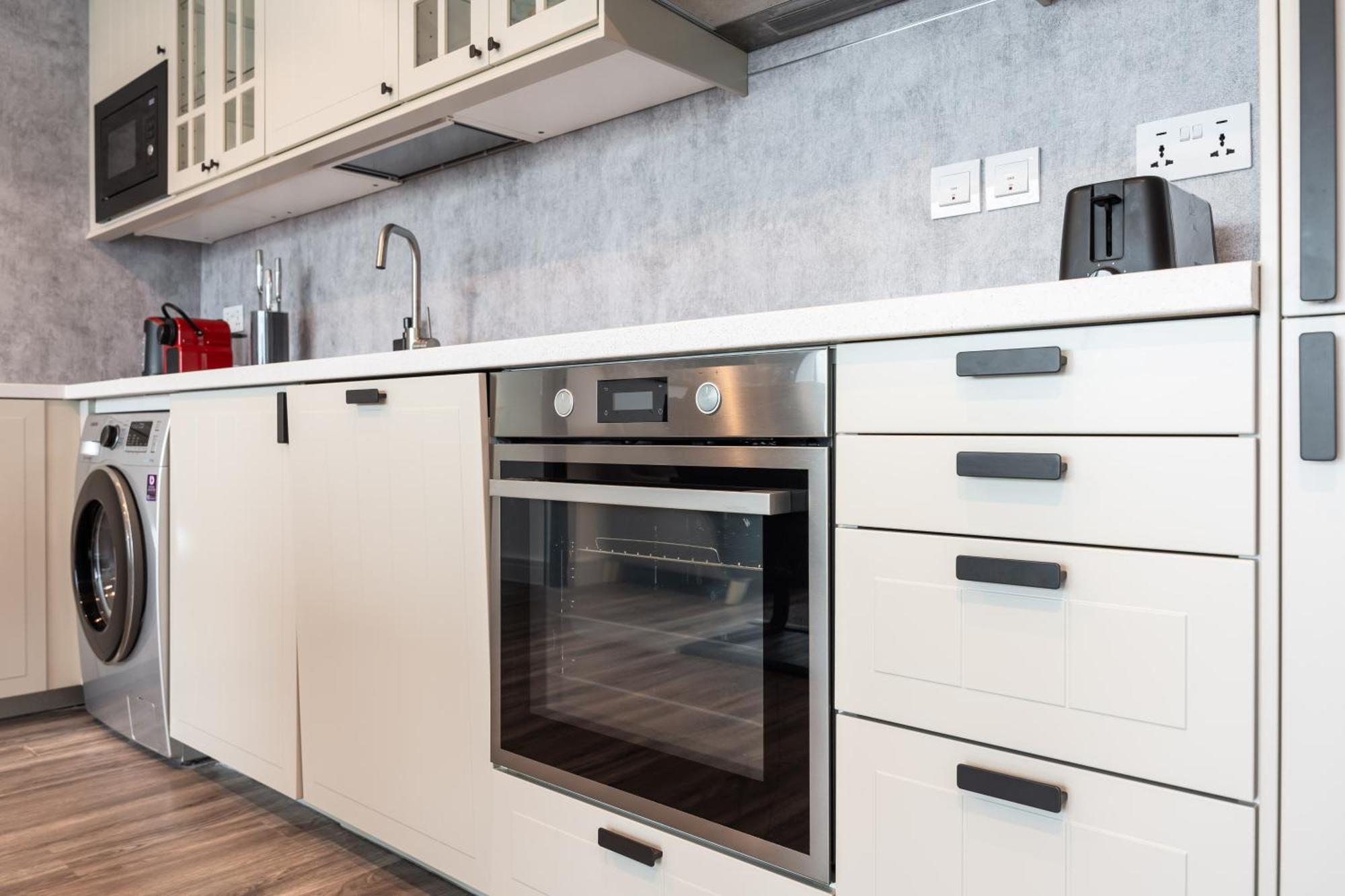 Modern & Spacious 2-Bed Condo With Panoramic Lake Views, Dual Balconies, Steps From Dubai Jlt Metro By "La Buena Vida Holiday Homes" Luaran gambar
