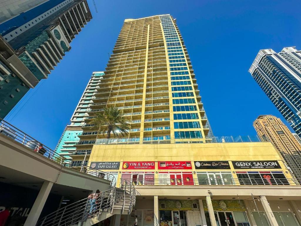 Modern & Spacious 2-Bed Condo With Panoramic Lake Views, Dual Balconies, Steps From Dubai Jlt Metro By "La Buena Vida Holiday Homes" Luaran gambar