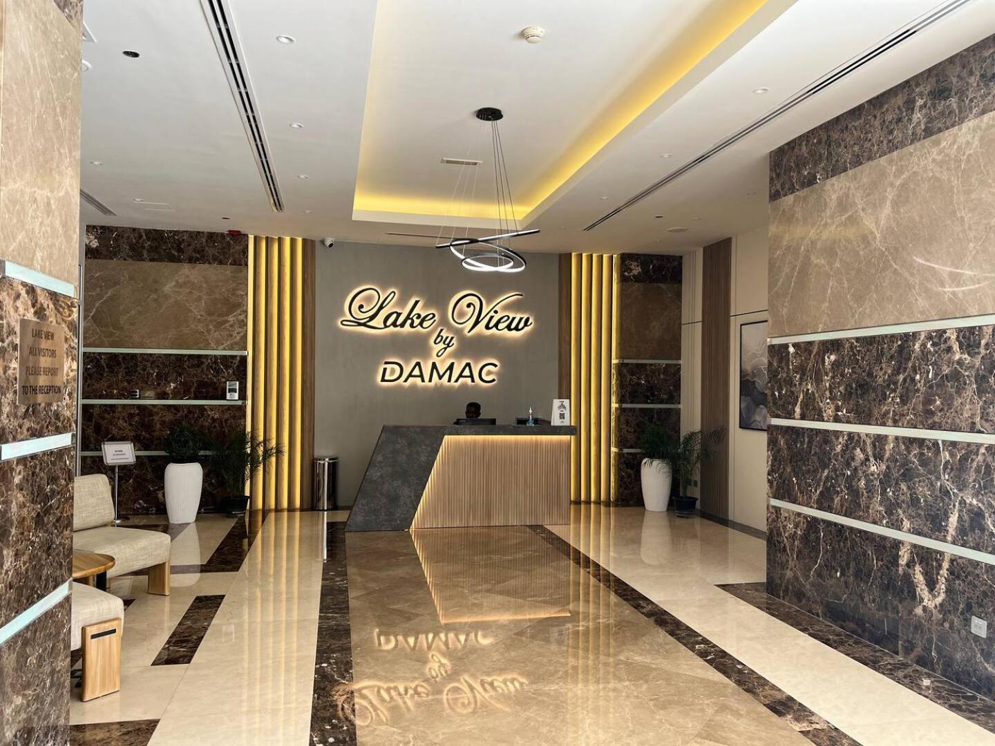 Modern & Spacious 2-Bed Condo With Panoramic Lake Views, Dual Balconies, Steps From Dubai Jlt Metro By "La Buena Vida Holiday Homes" Luaran gambar